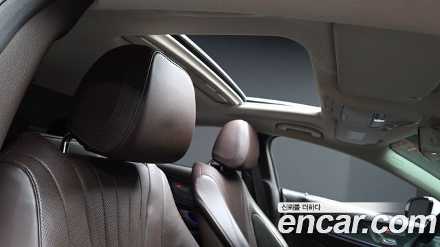 Mercedes-Benz CLS-Class 2020 — photo 26
