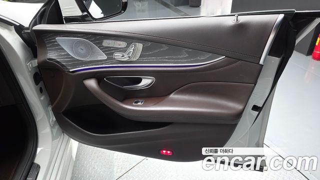 Mercedes-Benz CLS-Class 2020 — photo 14