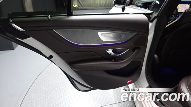 Mercedes-Benz CLS-Class 2020 — photo 15