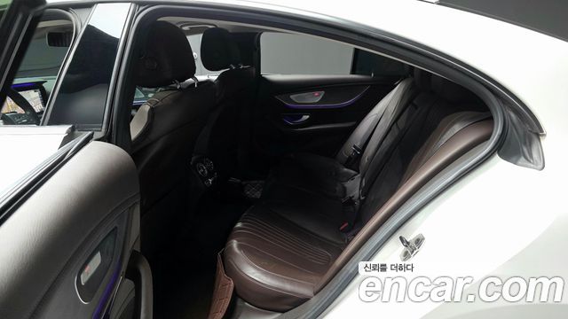 Mercedes-Benz CLS-Class 2020 — photo 16