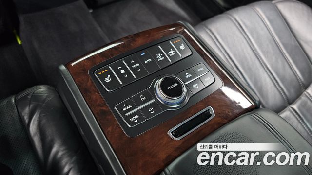 Hyundai Equus 2011 — photo 19