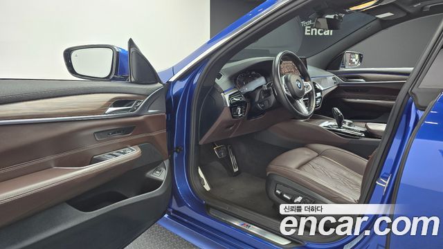 BMW Gran Turismo 2021 — photo 10
