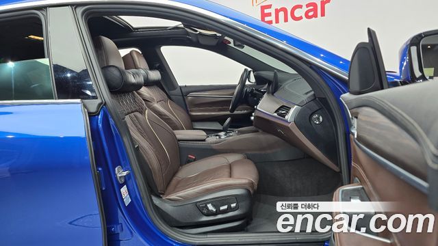BMW Gran Turismo 2021 — photo 11