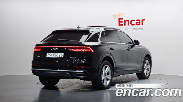 Audi Q8 2020 — photo 2