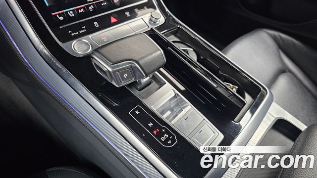 Audi Q8 2020 — photo 12
