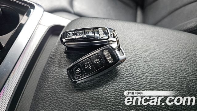 Audi Q8 2020 — photo 21