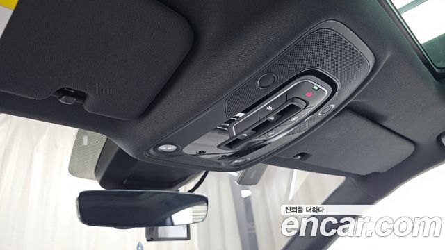 Audi Q8 2020 — photo 26