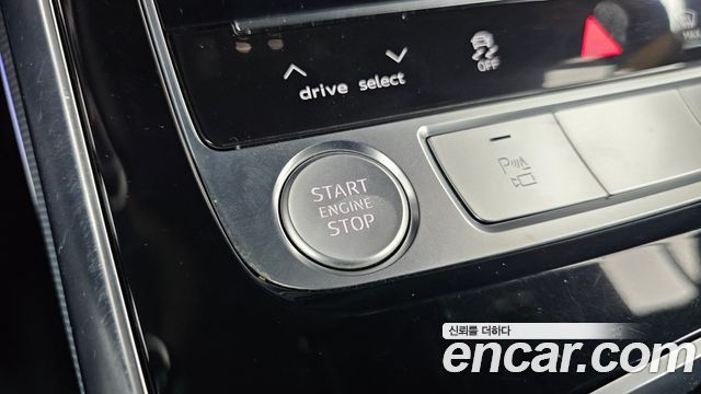 Audi Q8 2020 — photo 28