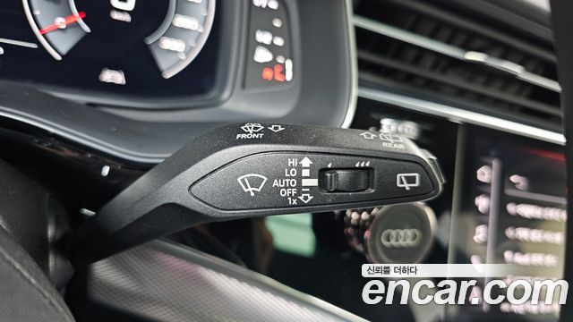 Audi Q8 2020 — photo 29