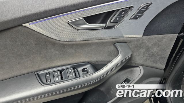 Audi Q8 2020 — photo 30