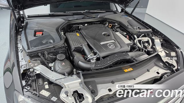 Mercedes-Benz E-Class 2023 — photo 6