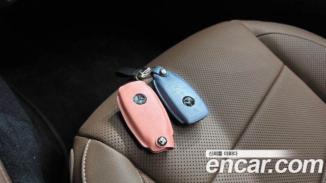 Mercedes-Benz E-Class 2023 — photo 21