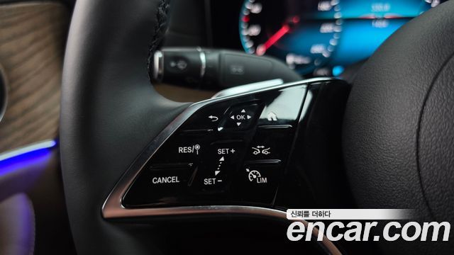 Mercedes-Benz E-Class 2023 — photo 22