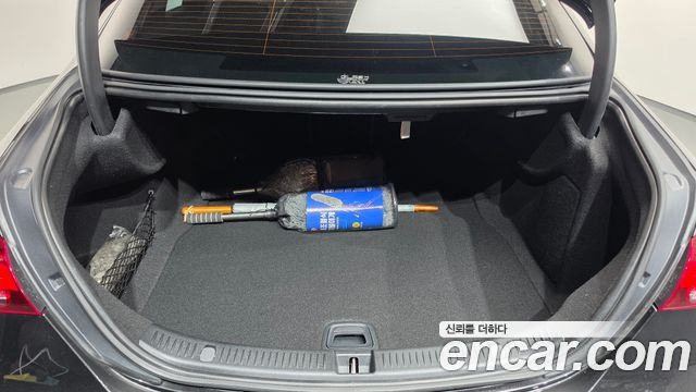Mercedes-Benz E-Class 2023 — photo 25