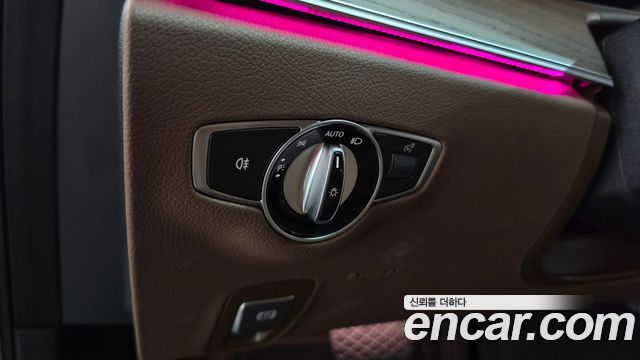 Mercedes-Benz E-Class 2023 — photo 29