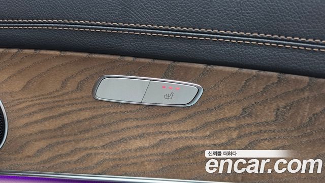 Mercedes-Benz E-Class 2023 — photo 32