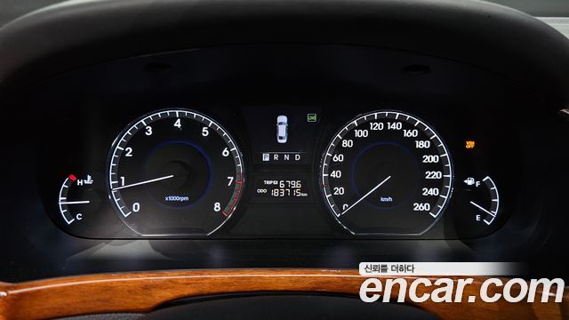 Hyundai Equus 2010 — photo 8