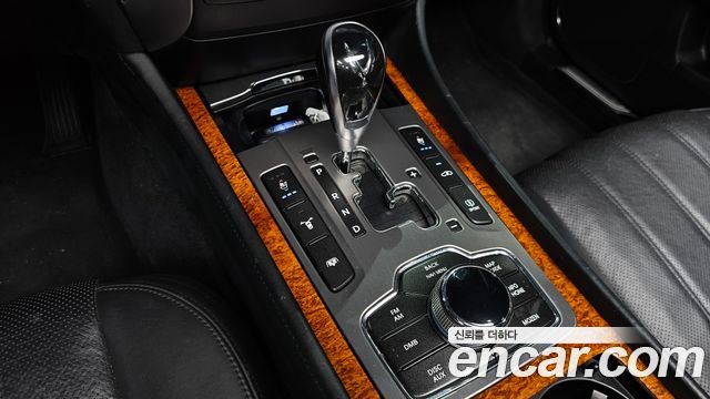Hyundai Equus 2010 — photo 9