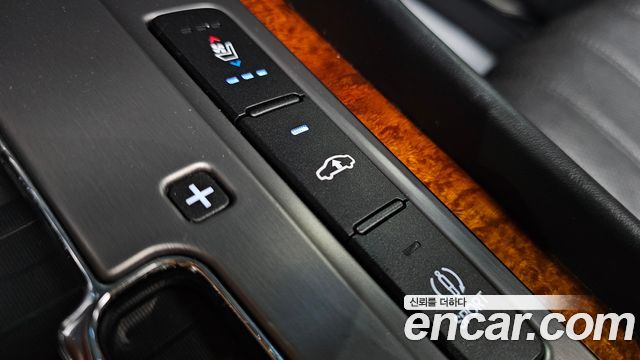 Hyundai Equus 2010 — photo 16