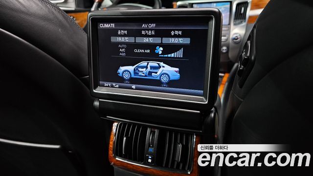 Hyundai Equus 2010 — photo 18