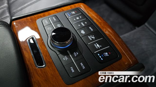 Hyundai Equus 2010 — photo 19