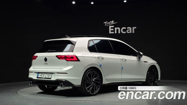 Volkswagen Golf 2024 — photo 2