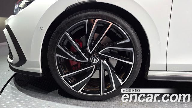 Volkswagen Golf 2024 — photo 5