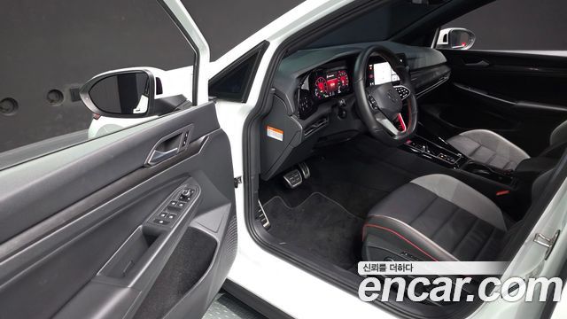Volkswagen Golf 2024 — photo 13