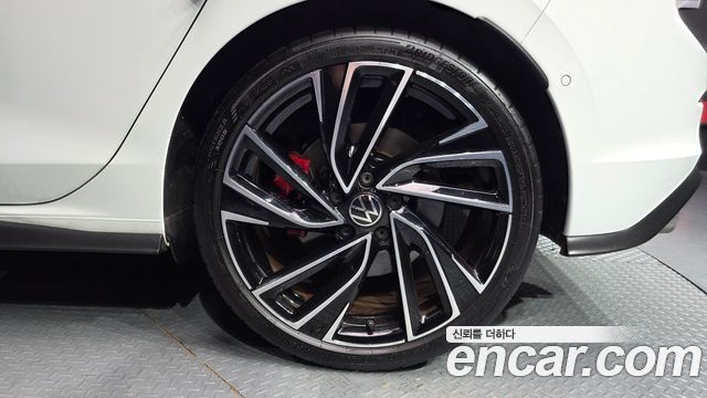 Volkswagen Golf 2024 — photo 7