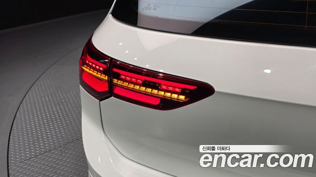 Volkswagen Golf 2024 — photo 9