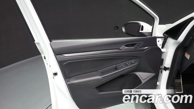 Volkswagen Golf 2024 — photo 14