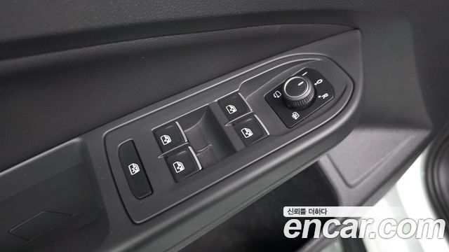Volkswagen Golf 2024 — photo 28