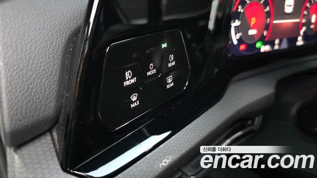 Volkswagen Golf 2024 — photo 30