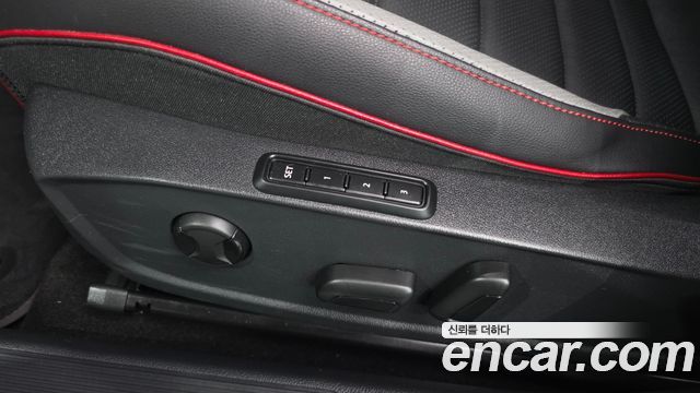 Volkswagen Golf 2024 — photo 31