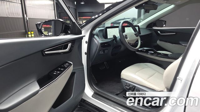 Kia EV6 2023 — photo 13