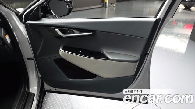 Kia EV6 2023 — photo 14