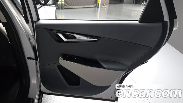 Kia EV6 2023 — photo 15