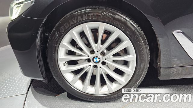 BMW 5-Series 2021 — photo 5