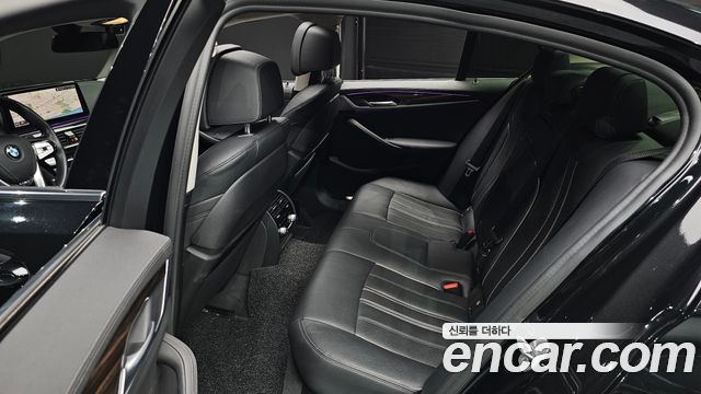 BMW 5-Series 2021 — photo 17