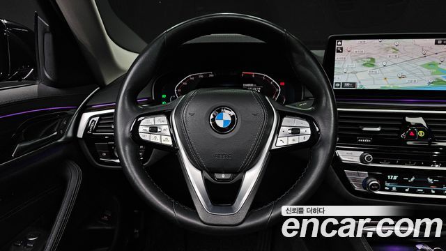 BMW 5-Series 2021 — photo 18