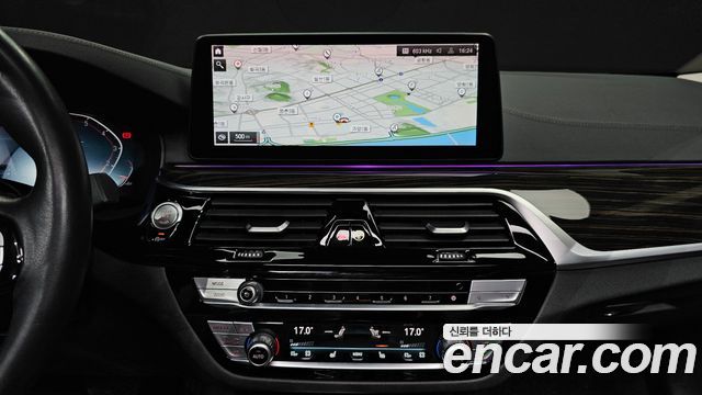 BMW 5-Series 2021 — photo 19