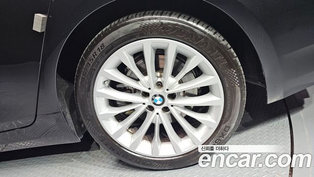 BMW 5-Series 2021 — photo 7