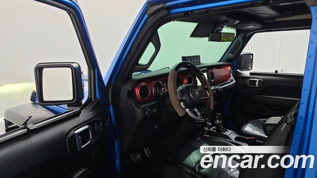 Jeep Wrangler 2021 — photo 13