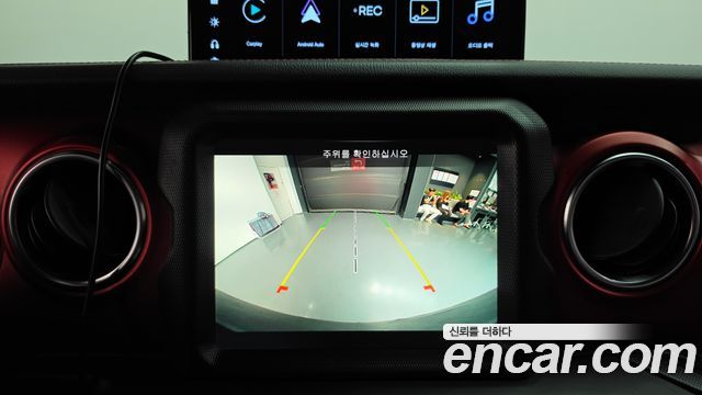 Jeep Wrangler 2021 — photo 20