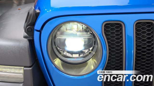 Jeep Wrangler 2021 — photo 8
