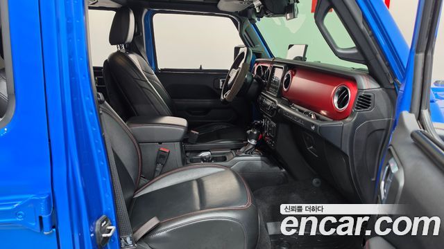 Jeep Wrangler 2021 — photo 16