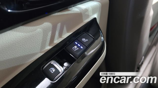 Kia Canival 2021 — photo 18