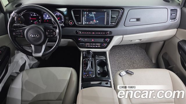Kia Canival 2016 — photo 7