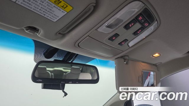 Kia Canival 2016 — photo 15