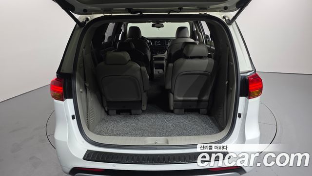 Kia Canival 2016 — photo 19